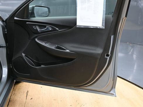 Used 2023 Chevrolet Malibu LS image 31