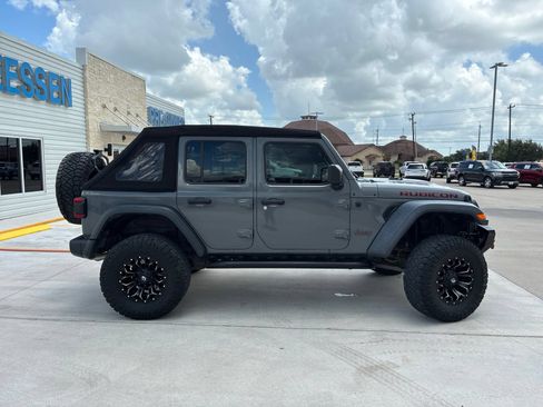 Used 2019 Jeep Wrangler Unlimited Rubicon AWD/4WD image 2