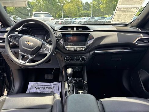 Used 2021 Chevrolet TrailBlazer ACTIV w/ Technology Package FWD image 13