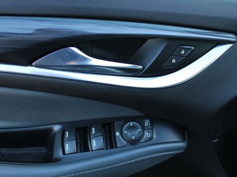 Used 2022 Buick Enclave Essence image 16