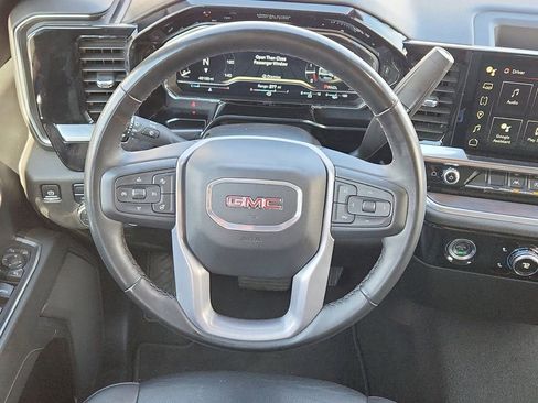 Used 2024 GMC Sierra 1500 SLT image 12