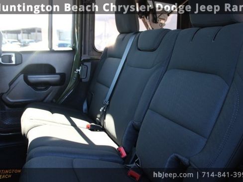 Used 2021 Jeep Wrangler Unlimited Sport image 33