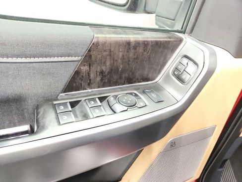 Used 2023 Ford F250 Lariat w/ Chrome Package image 30