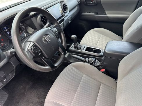 Used 2022 Toyota Tacoma SR RWD image 9