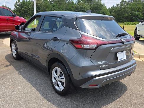 Used 2025 Nissan Kicks Play S FWD image 10