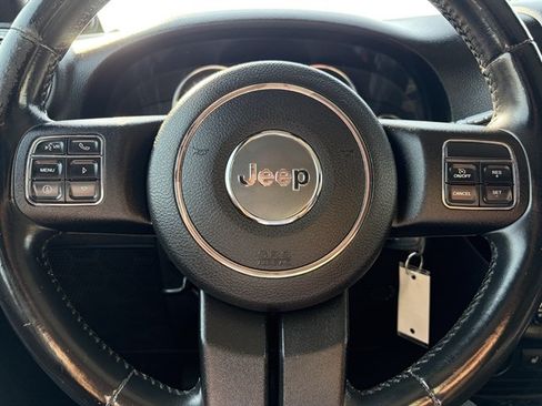 Used 2013 Jeep Wrangler Unlimited Sahara w/ Connectivity Group AWD/4WD image 23