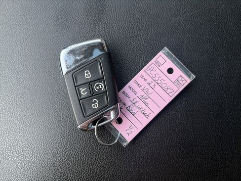 Used 2023 Volkswagen Atlas SE image 48