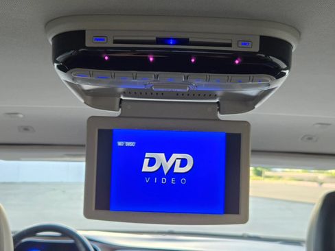 Used 2019 Chrysler Pacifica Touring-L FWD image 42
