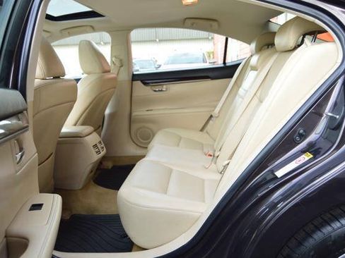 Used 2014 Lexus ES 350 w/ Premium Package FWD image 11