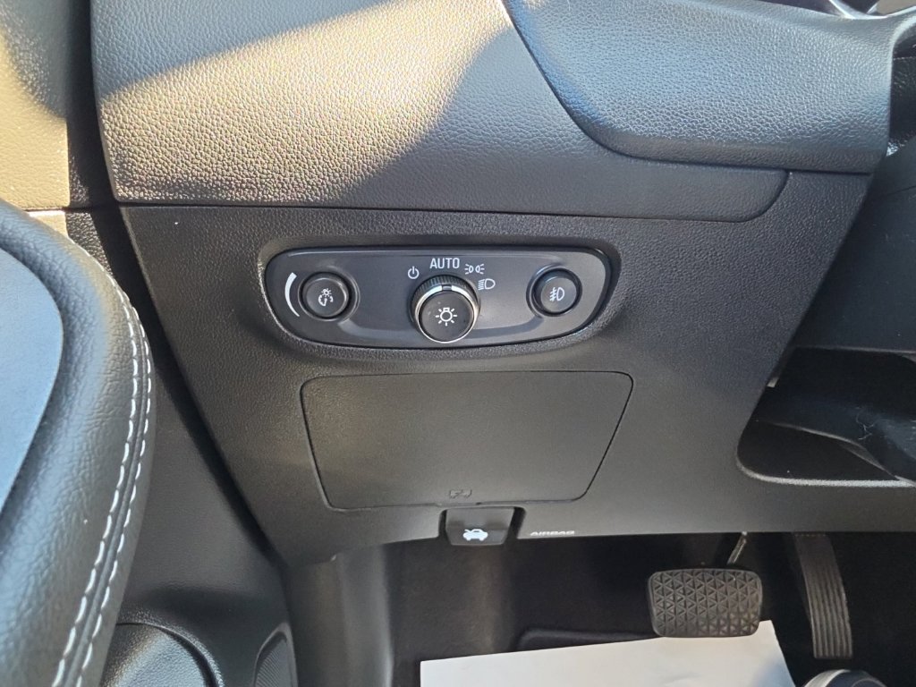 Certified 2022 Buick Encore GX Preferred w/ Cold Weather Comfort Package FWD image 10