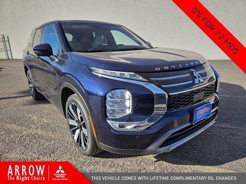 New 2026 Mitsubishi Outlander SE image 2