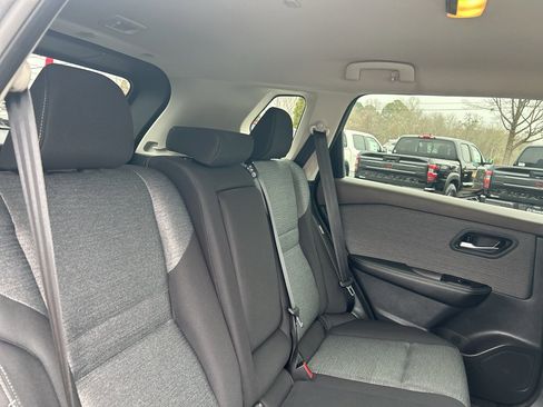 Used 2023 Nissan Rogue SV image 13