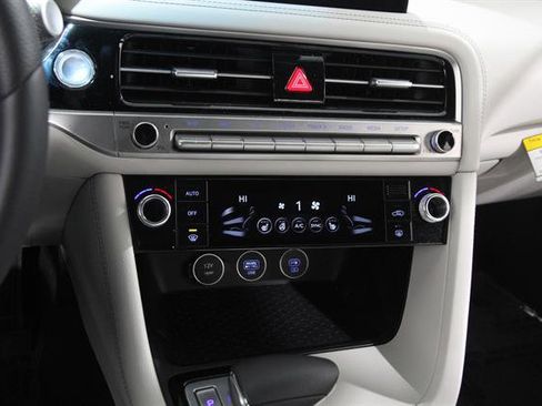 Certified 2025 Genesis G70 2.5T image 14