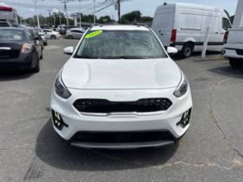 Used 2022 Kia Niro Touring Special Edition FWD image 2