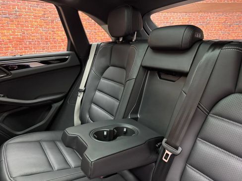 Used 2024 Porsche Macan S AWD/4WD image 11