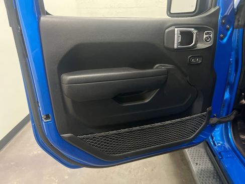 Used 2024 Jeep Wrangler Sport S image 10