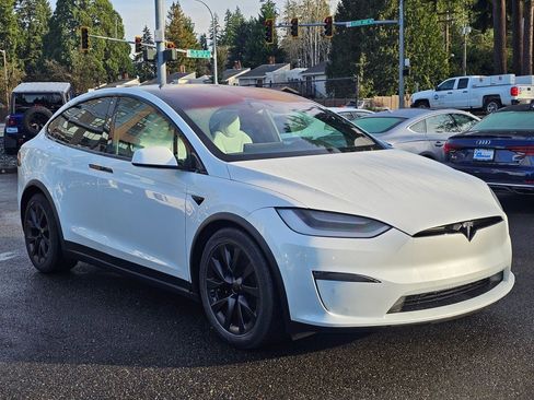 Used 2023 Tesla Model X image 3