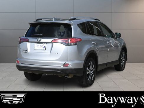 Used 2017 Toyota RAV4 LE image 5