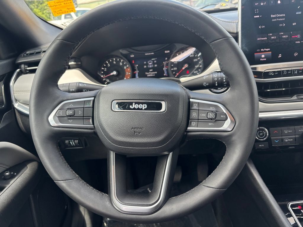 Used 2023 Jeep Compass Limited AWD/4WD image 29