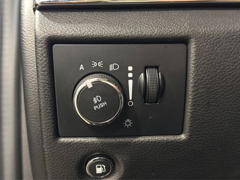 Used 2021 Jeep Grand Cherokee Limited AWD/4WD image 22