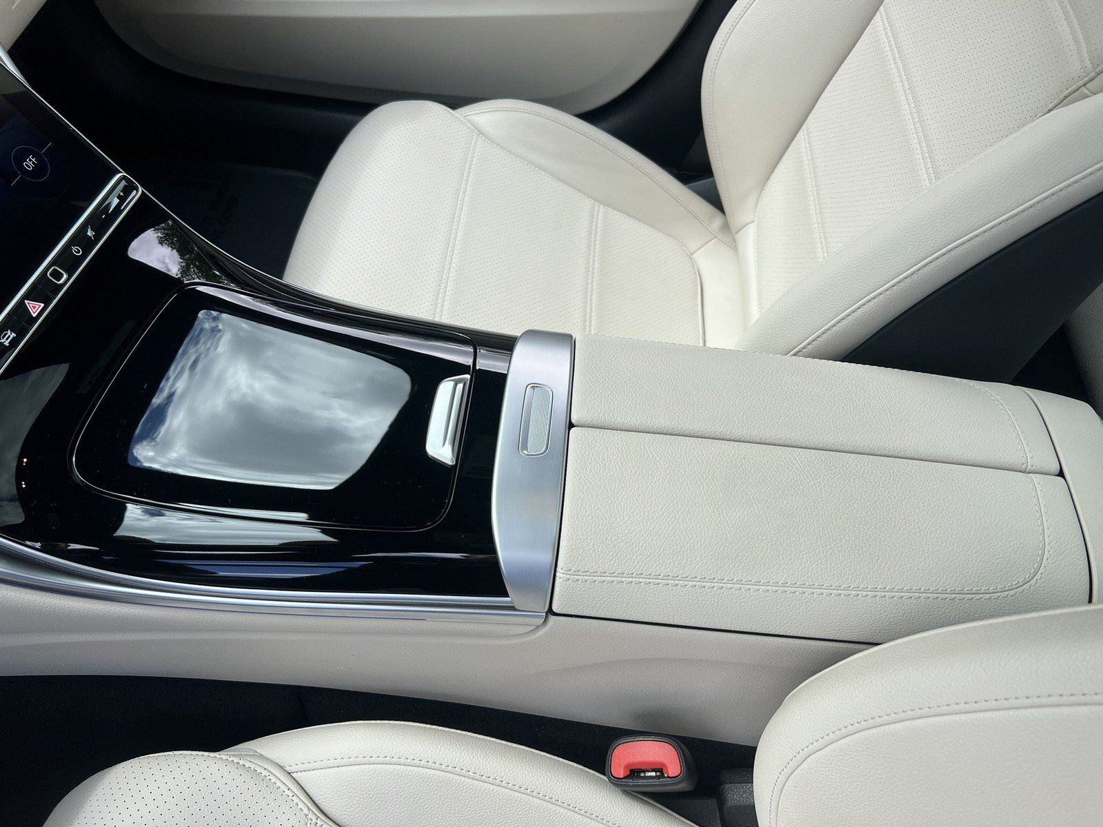 Used 2022 Mercedes-Benz C 300 4MATIC Sedan image 23