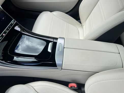 Used 2022 Mercedes-Benz C 300 4MATIC Sedan image 23