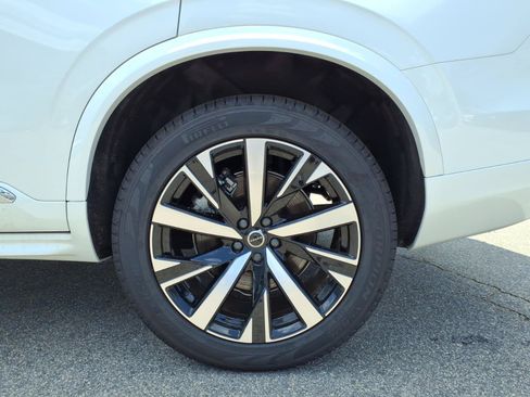 New 2026 Volvo XC90 B6 Core w/ Protection Package Premier AWD/4WD image 3