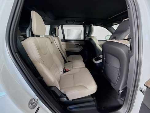 Certified 2026 Volvo XC90 B6 Plus w/ Protection Package Premier AWD/4WD image 30