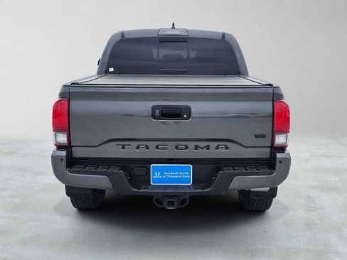 Used 2019 Toyota Tacoma TRD Off-Road w/ Technology Package AWD/4WD image 4