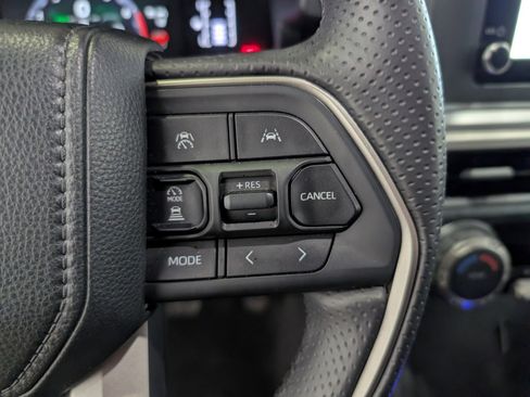 Used 2025 Toyota 4Runner SR5 image 17