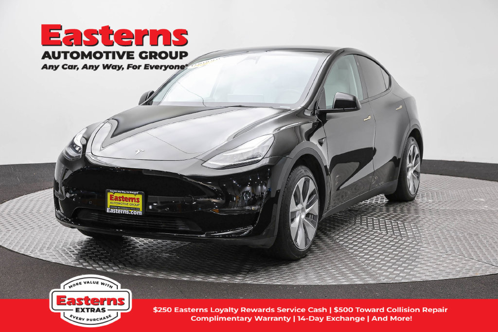 Used 2022 Tesla Model Y Long Range AWD/4WD image 1