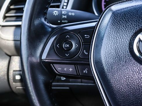 Used 2018 Toyota Camry SE FWD image 21