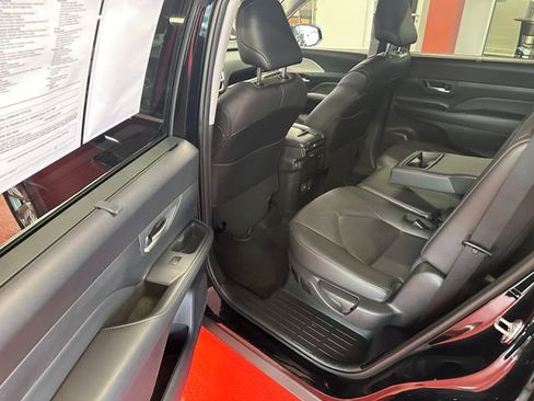 Used 2025 Toyota Grand Highlander AWD image 14
