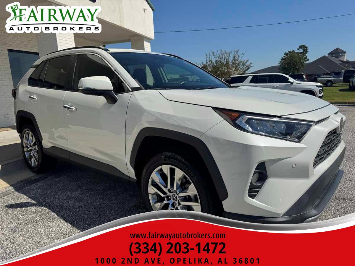 Used 2019 Toyota RAV4 Limited w/ Cold Weather Package FWD image 39
