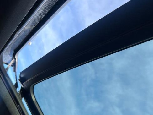 Used 2023 Chevrolet Suburban RST w/ Luxury Package image 15