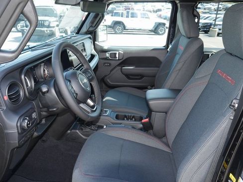 New 2025 Jeep Gladiator Rubicon w/ Convenience Group image 2