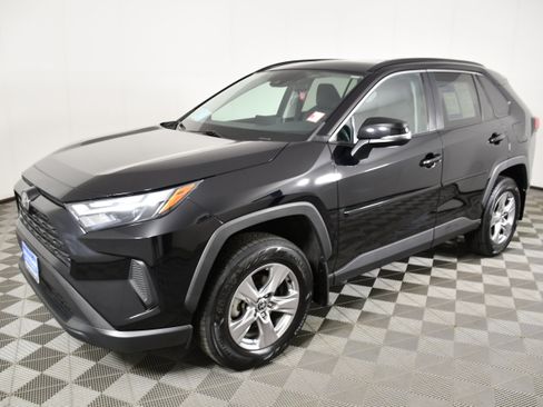Used 2022 Toyota RAV4 XLE w/ Convenience Package AWD/4WD image 10