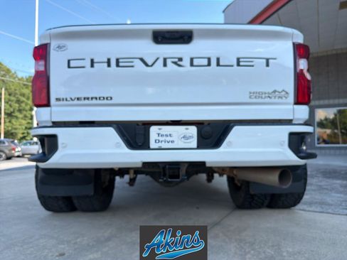 Used 2020 Chevrolet Silverado 3500 High Country w/ Technology Package AWD/4WD image 9