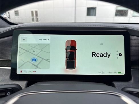 Used 2022 Rivian R1T Adventure image 11