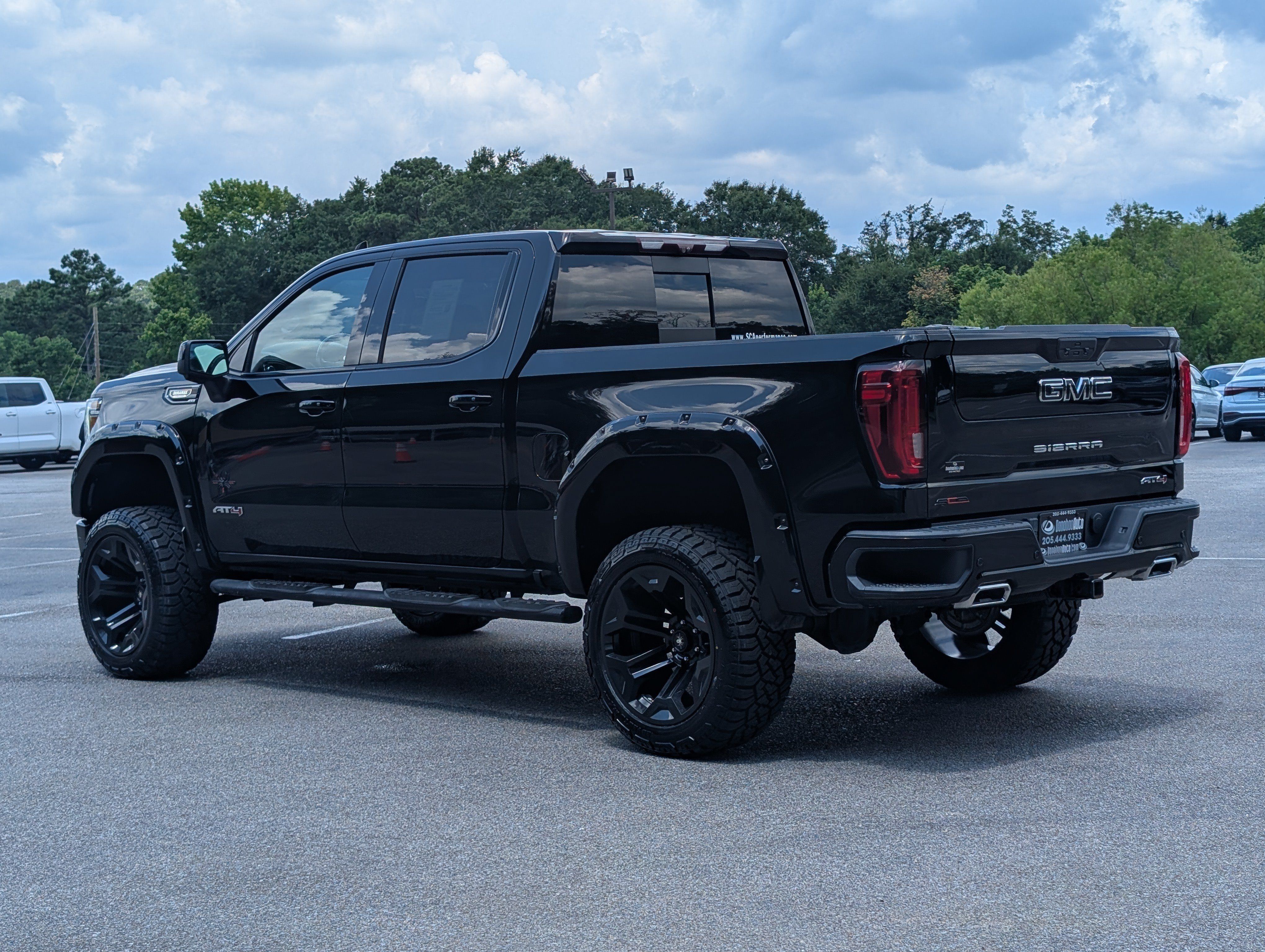 Used 2021 GMC Sierra 1500 AT4 w/ AT4 Premium Package AWD/4WD image 7