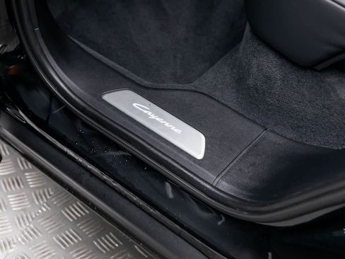Used 2024 Porsche Cayenne S image 42