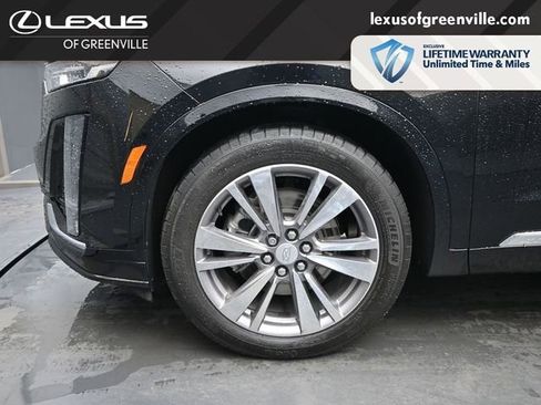 Used 2023 Cadillac XT6 Premium Luxury FWD image 9