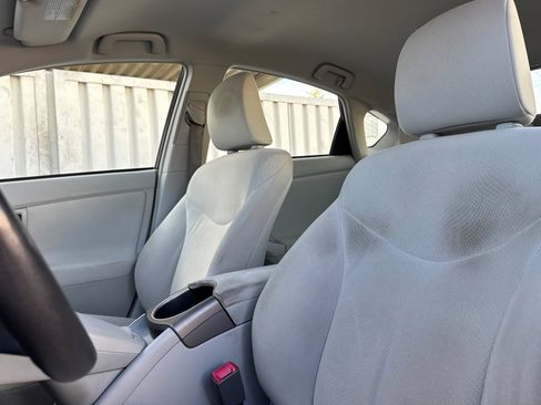 Used 2013 Toyota Prius Two image 21