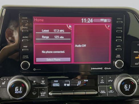 Used 2020 Toyota Highlander XLE FWD image 27