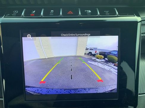 Used 2024 Jeep Grand Cherokee L Laredo w/ Trailer Tow Package image 32