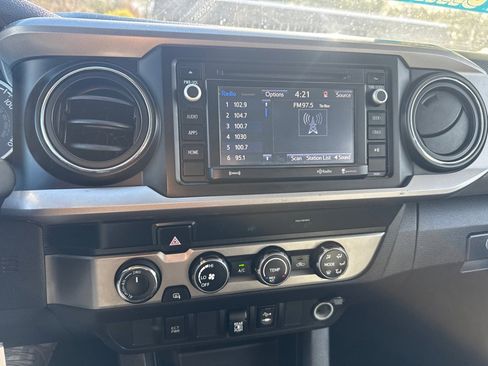 Used 2019 Toyota Tacoma SR5 image 15