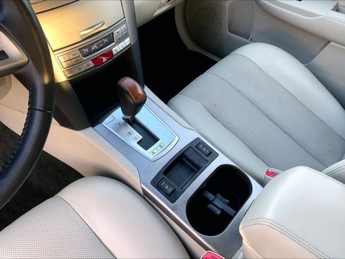 Used 2014 Subaru Outback 2.5i Limited image 13