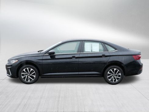 Used 2025 Volkswagen Jetta S image 4