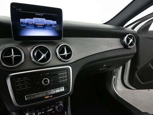 Used 2020 Mercedes-Benz GLA 250 4MATIC image 13
