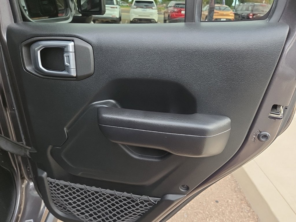 Used 2021 Jeep Wrangler Unlimited Rubicon AWD/4WD image 9